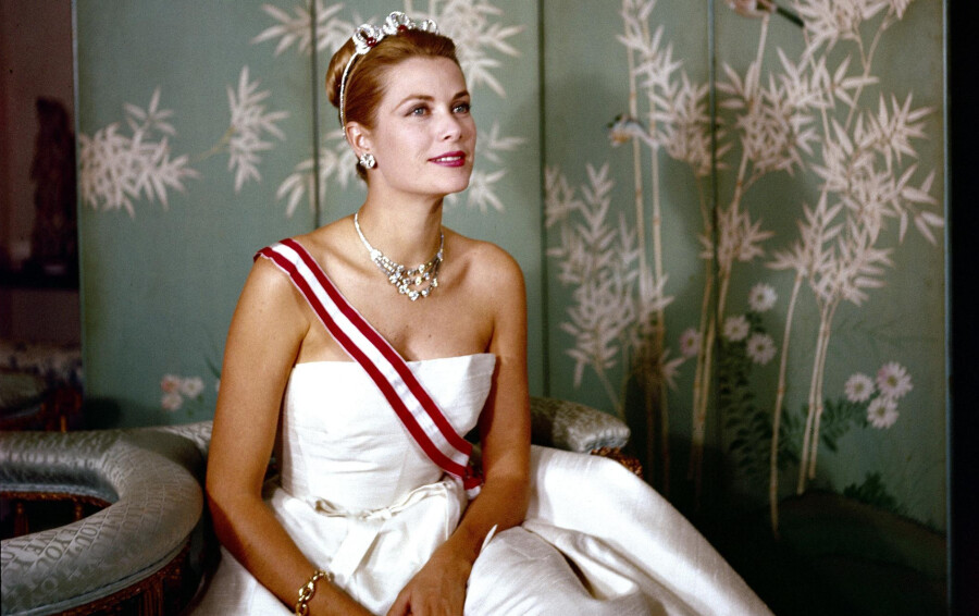 ELLE S'APPELAIT GRACE KELLY